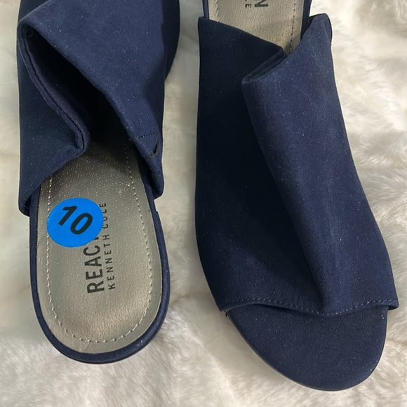 Kenneth Cole Reaction Suede Navy Heels. US SIZE 10. - Picture 2 of 5